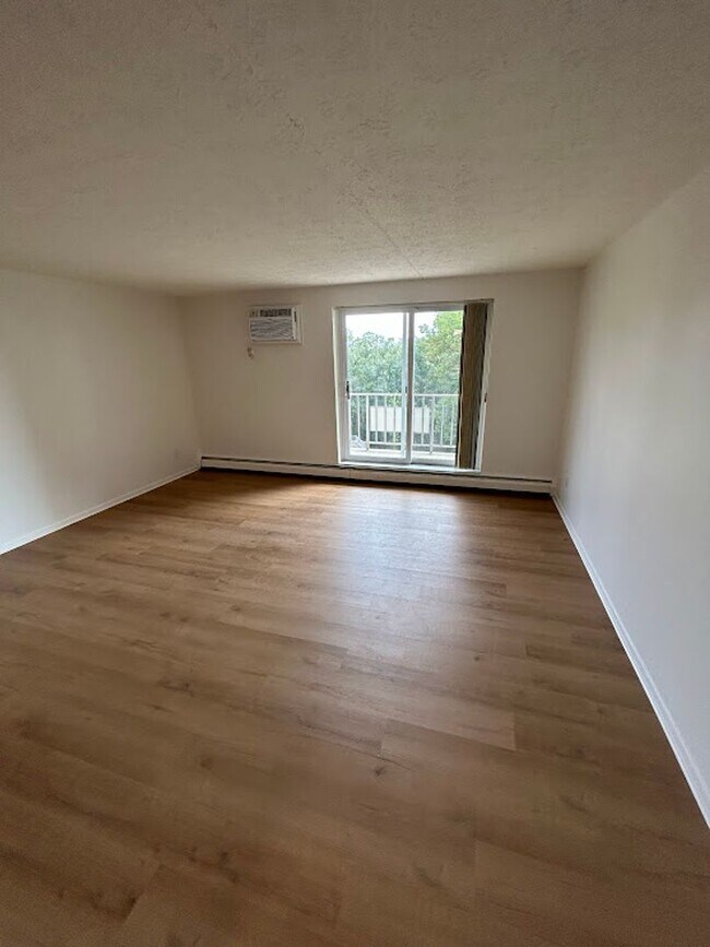 Interior Photo - 200 West Apartments