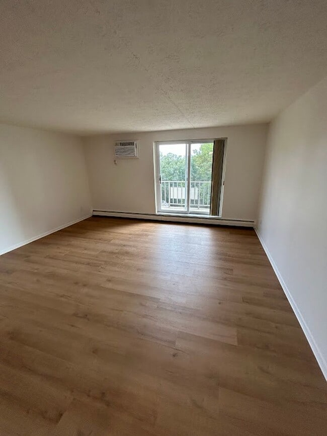 Interior Photo - 200 West Apartments