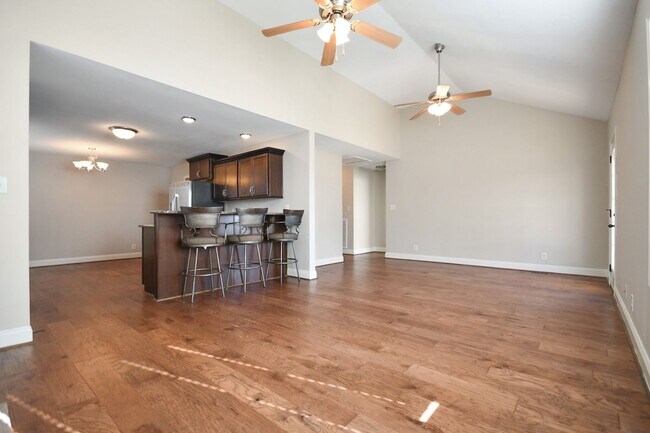 Foto del edificio - Pet Friendly Three Bedroom!