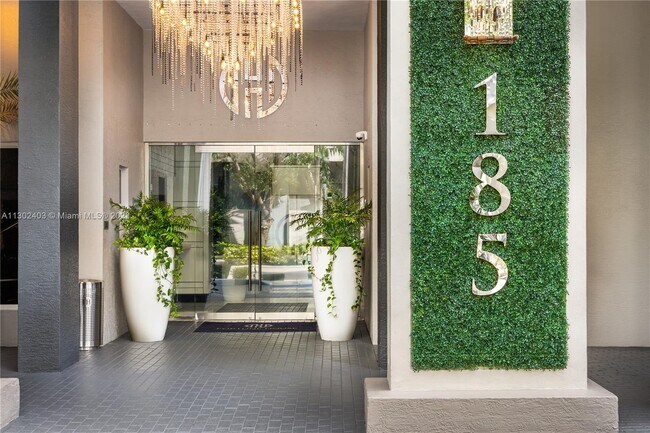 Foto del edificio - 185 SE 14th Terrace