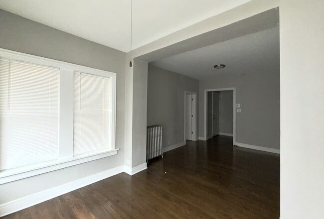 Foto del edificio - 3355 W Sunnyside Ave