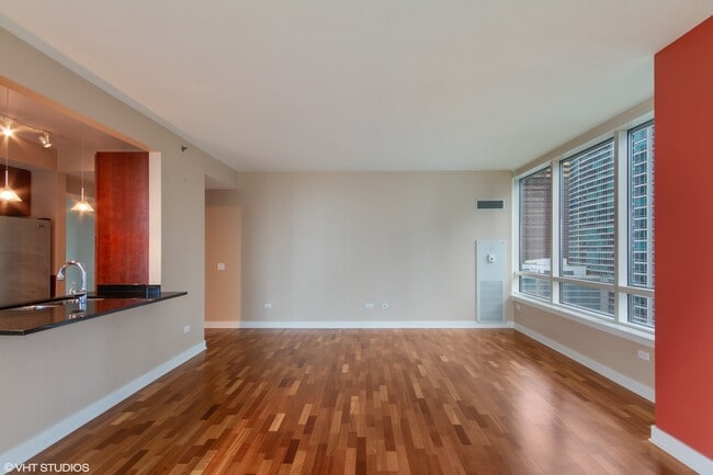 Building Photo - 505 N McClurg Ct