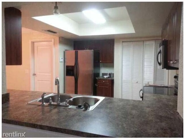 Foto del edificio - 11440 NW 40th Pl
