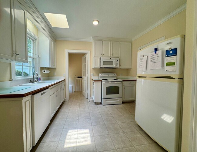 Foto del edificio - Charming Green Hills Single Family Home