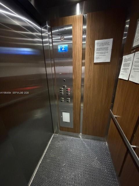 Building Photo - 319 NE 14th Ave