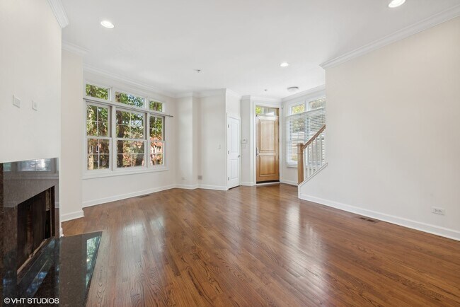 Foto del edificio - 3252 Thayer St