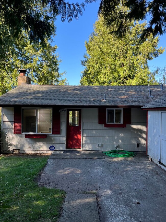 Building Photo - Martha Lake House