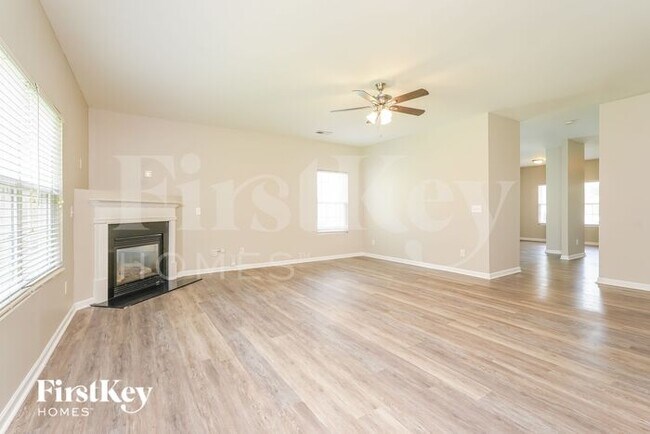 Foto del edificio - 5313 Silverbrook Dr