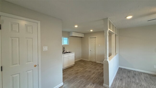 Photo - 7010 Brownsville St Apartment