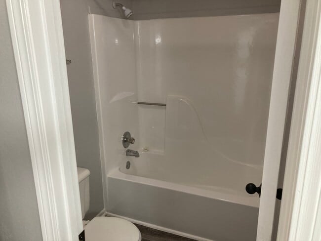 Foto del edificio - 2107 Highridge Dr