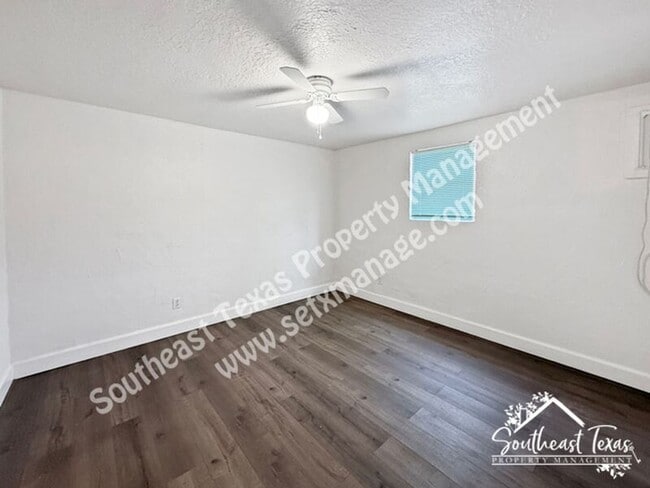 Foto del edificio - 615 Adams St