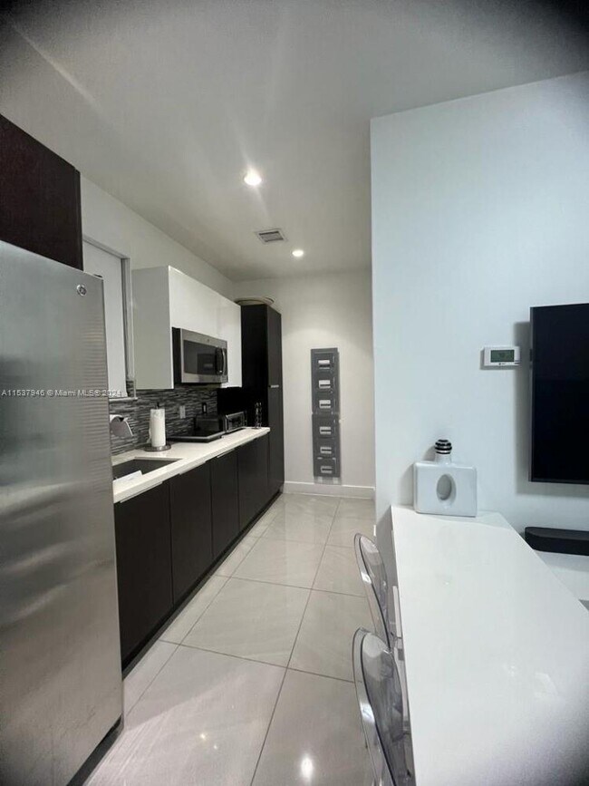 Foto del edificio - 6312 NW 105th Pl