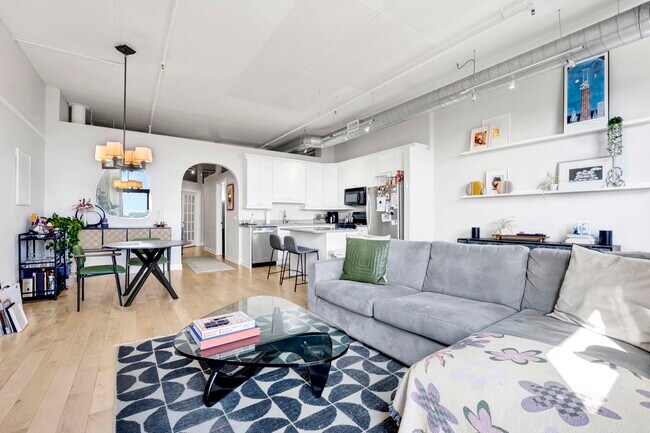 Foto del edificio - 1301 W Madison St