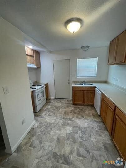 Building Photo - 802 Stetson Ave