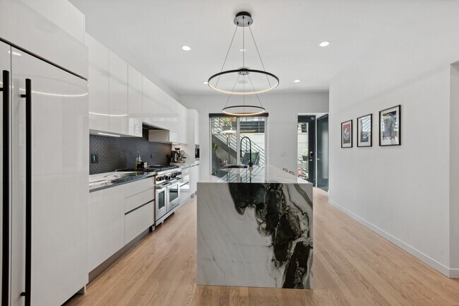 Foto del edificio - 2109 W Race Ave