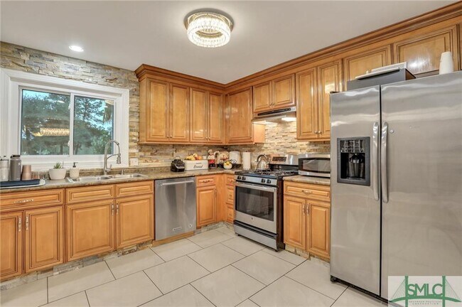 Building Photo - 12502 Apache Ave