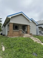 Building Photo - 330 W 14th St