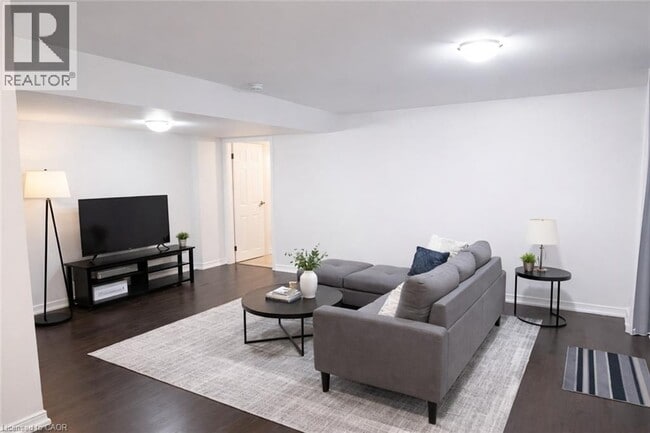 Building Photo - 95 Baffin Cres