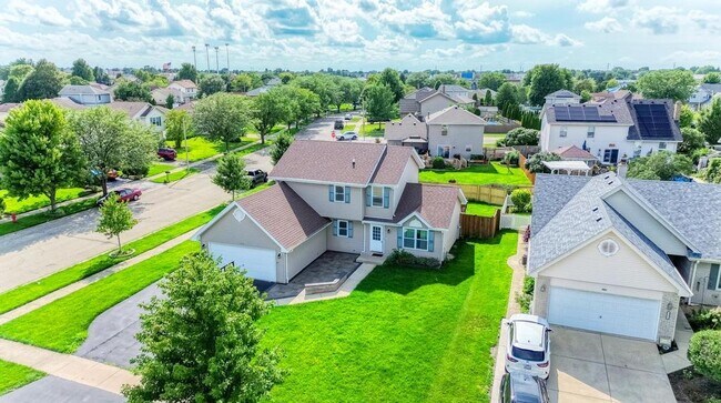 Foto del edificio - 1413 Skylark Ln