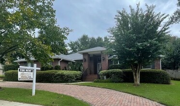 Building Photo - 5955 Hermitage Dr