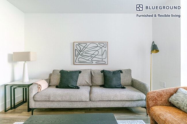 Foto del edificio - 85 Cleaveland Rd