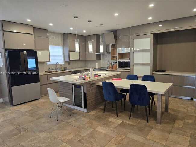 Foto del edificio - 1145 Doveplum St