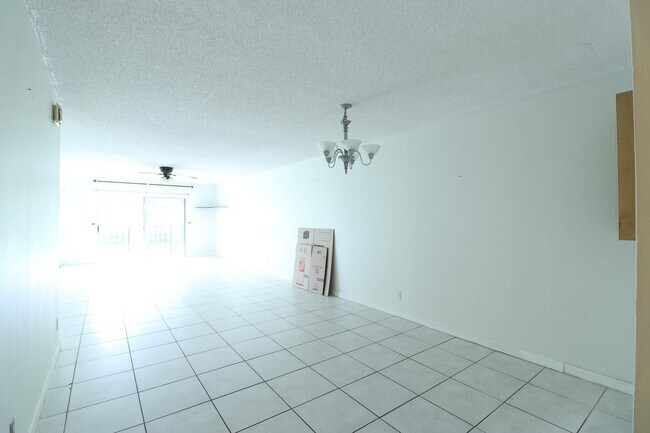 Foto del edificio - 2925 SW 22nd Ave