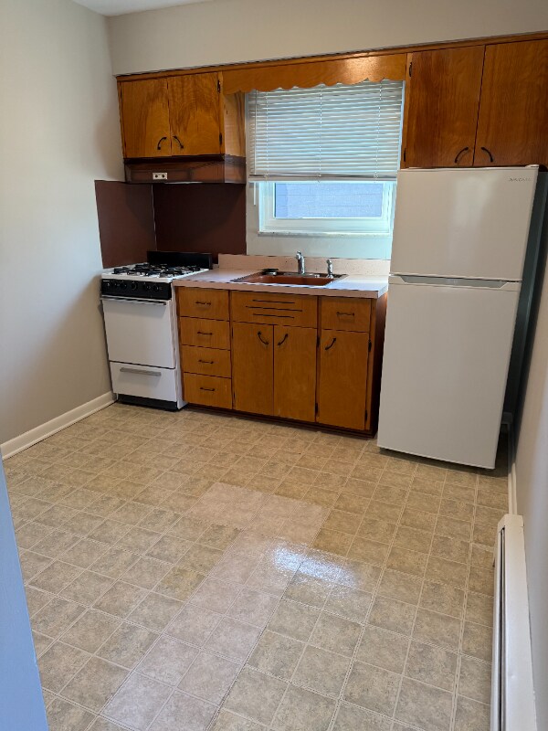 Foto del edificio - 652 E Main St