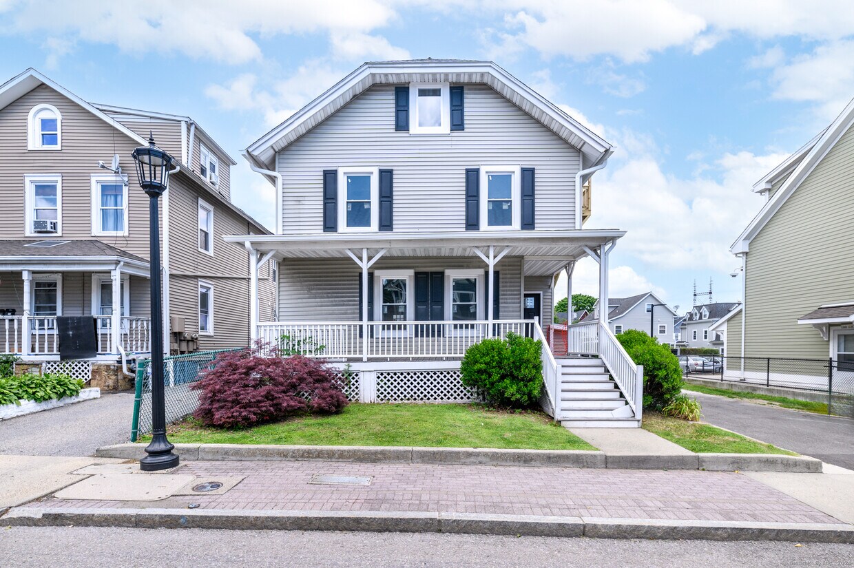 Primary Photo - 11 Hanford Pl