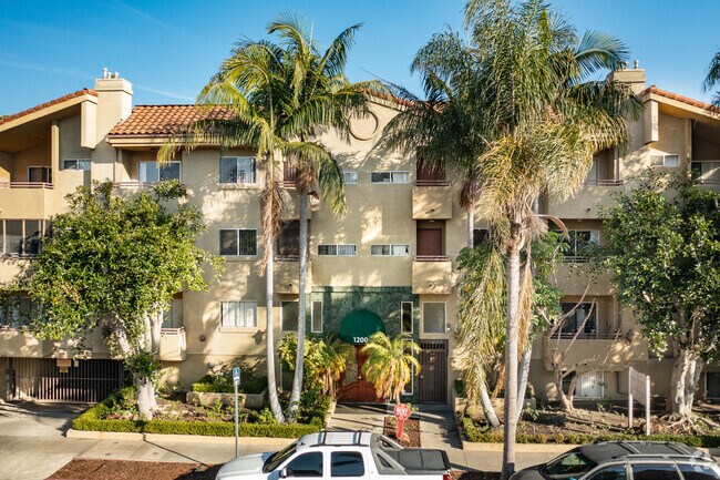 Foto del edificio - 1200 S Shenandoah St