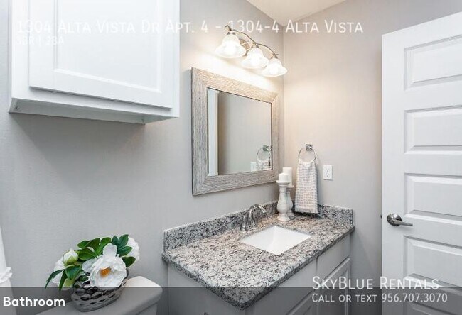 Building Photo - 1304 Alta Vista Dr