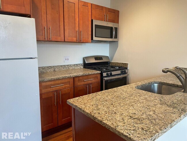 Foto del edificio - 1520 Saint Nicholas Avenue