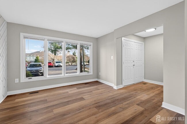 Building Photo - 172 Nathan Dr