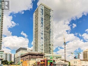 Building Photo - 5180 Yonge St