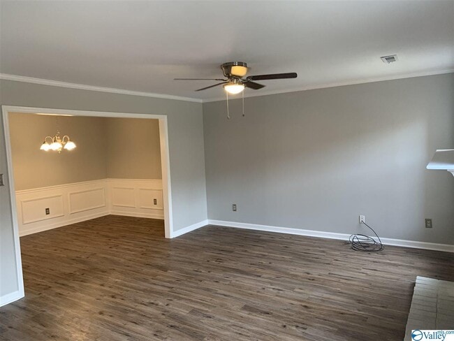 Building Photo - 1016 Heatherwood Dr SE