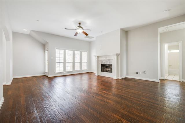 Foto del edificio - 1424 Lomond Ct