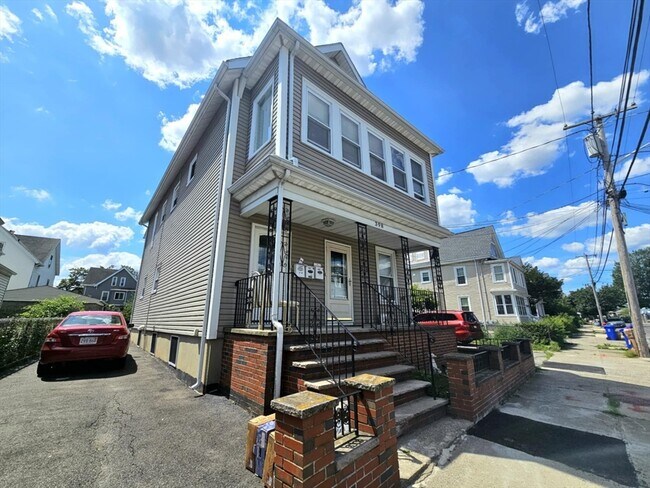 Building Photo - 398 Charles St