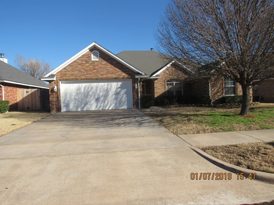 Primary Photo - Pet Friendly, Beautiful Brentwood Subdivision