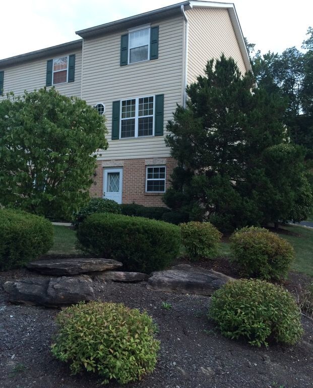 800 Mt Pleasant Rd, Greensburg, PA 15601 Townhome Rentals in