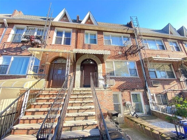 Building Photo - 147 Bay 40th St