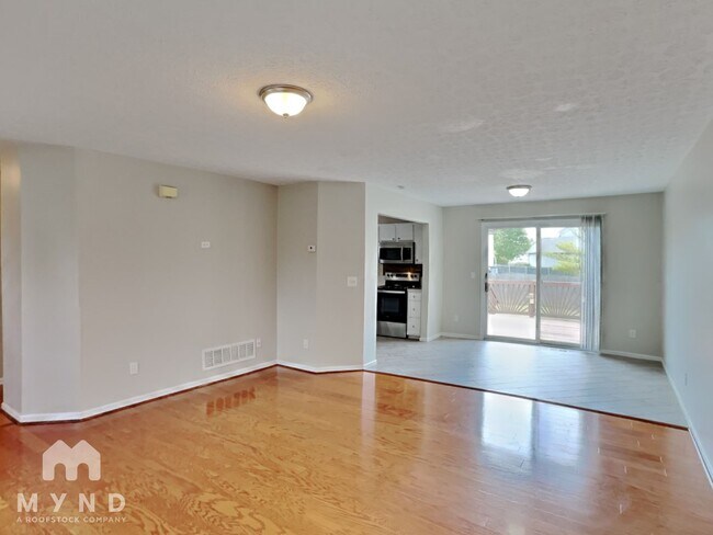 Foto del edificio - 5685 English Rose Dr