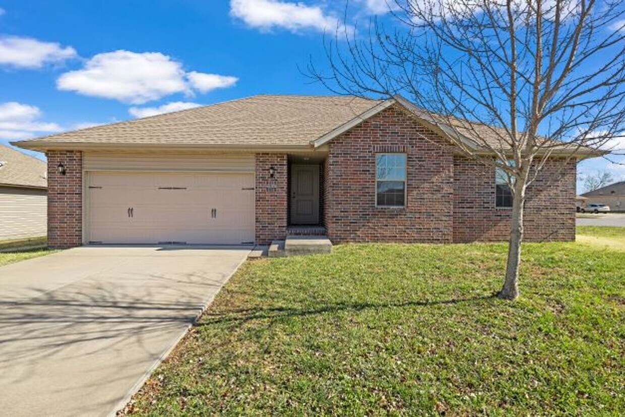 Primary Photo - Newly Updated 3 Bedroom Rental in Ozark!