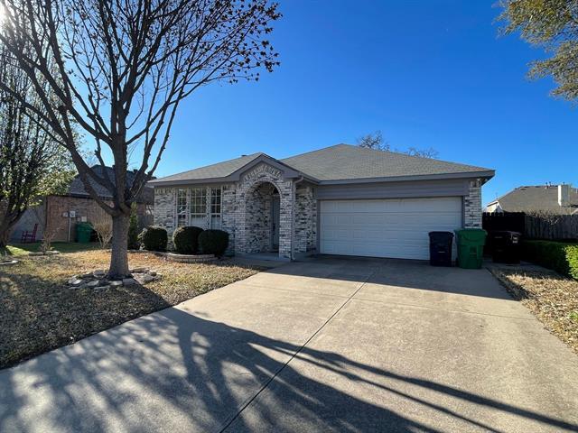Building Photo - 2208 Wildwood Ln