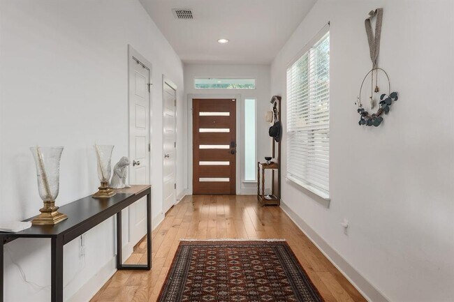 Building Photo - 7204 Bertram Ct