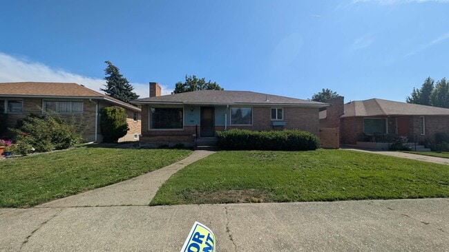 Building Photo - 2907 W Princeton Ave