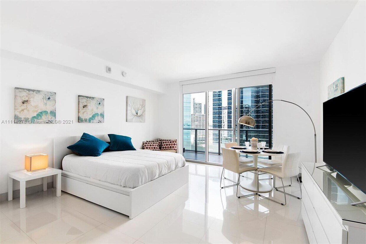 Primary Photo - 1300 Brickell Bay Dr