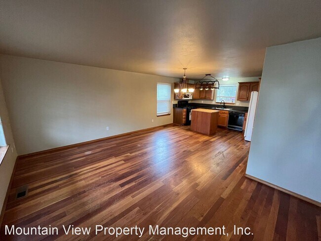 Building Photo - 4 br, 2.5 bath House - 2765 NE Faith Dr.