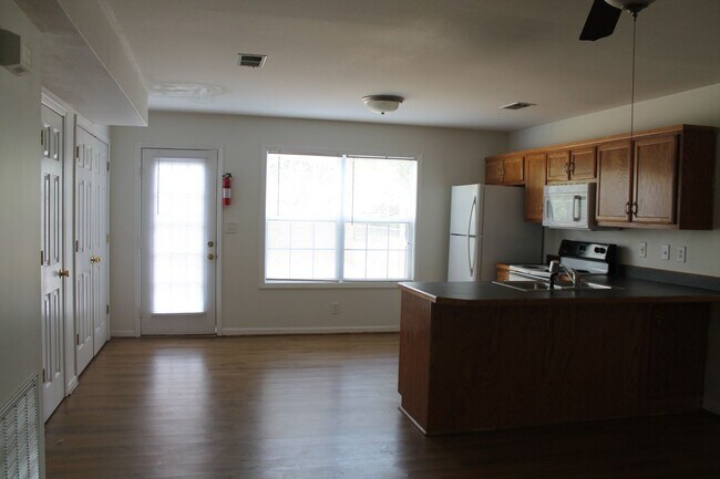 Building Photo - 255 Senator Dr