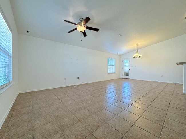 Building Photo - Northeast El Paso 3 Bed Refrig A/C