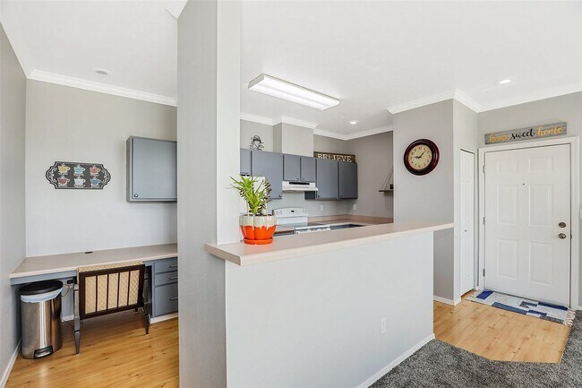 Building Photo - 22855 E Country Vista Dr